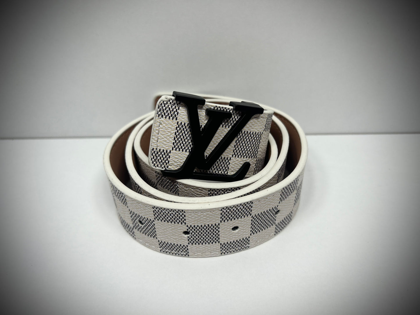 Curea Louis Vuitton Beige