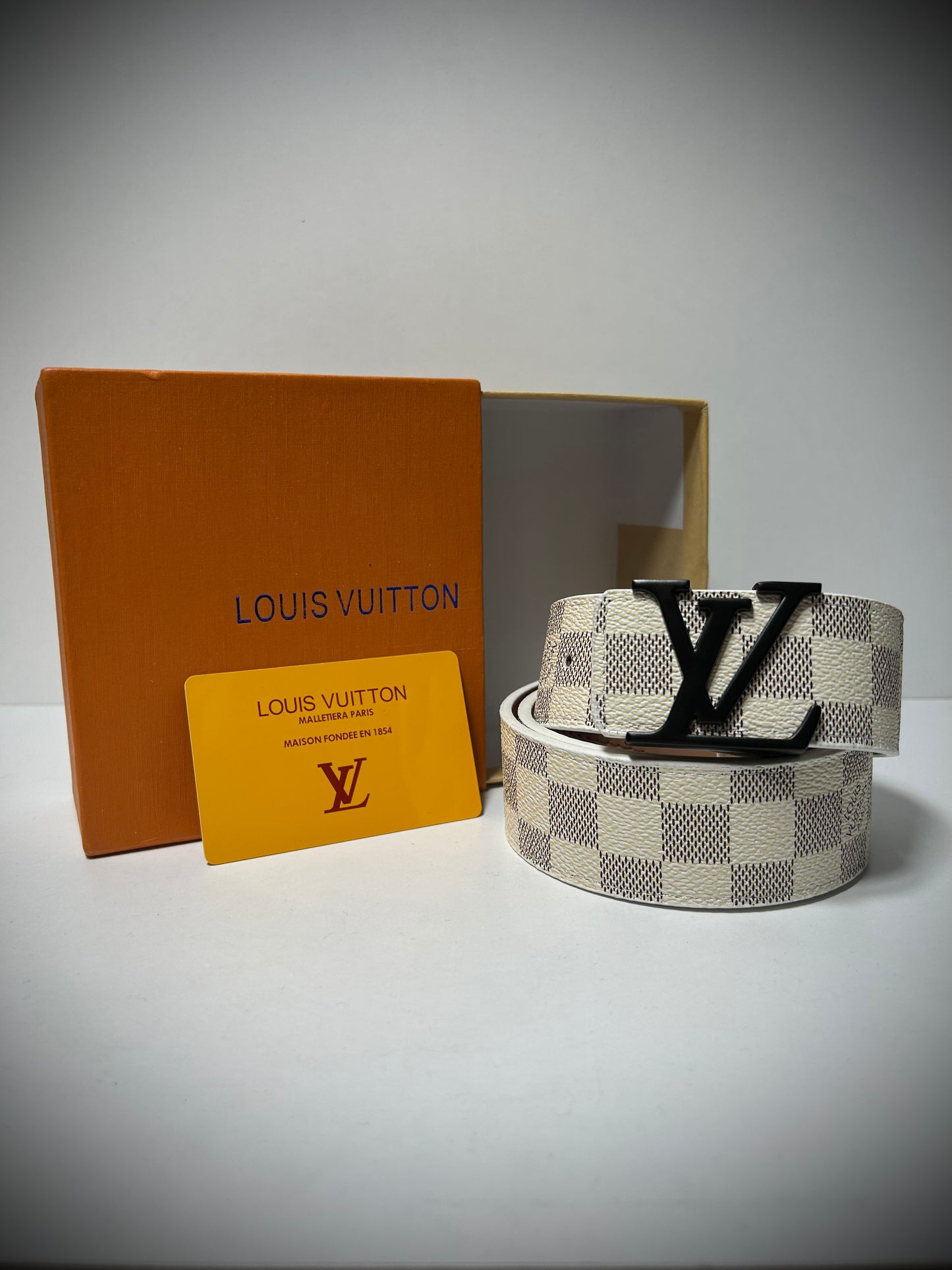 Curea Louis Vuitton Beige