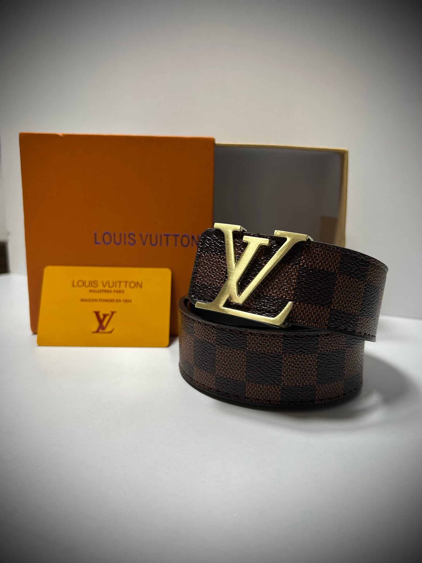 Curea Louis Vuitton Brown