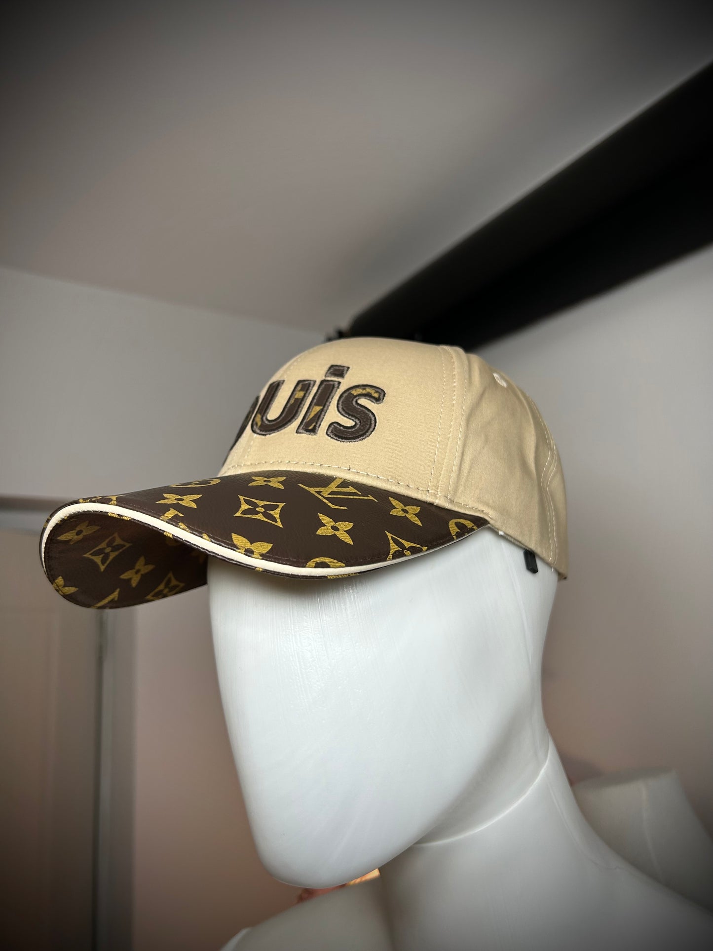 Sapca Louis Vuitton Cappucino