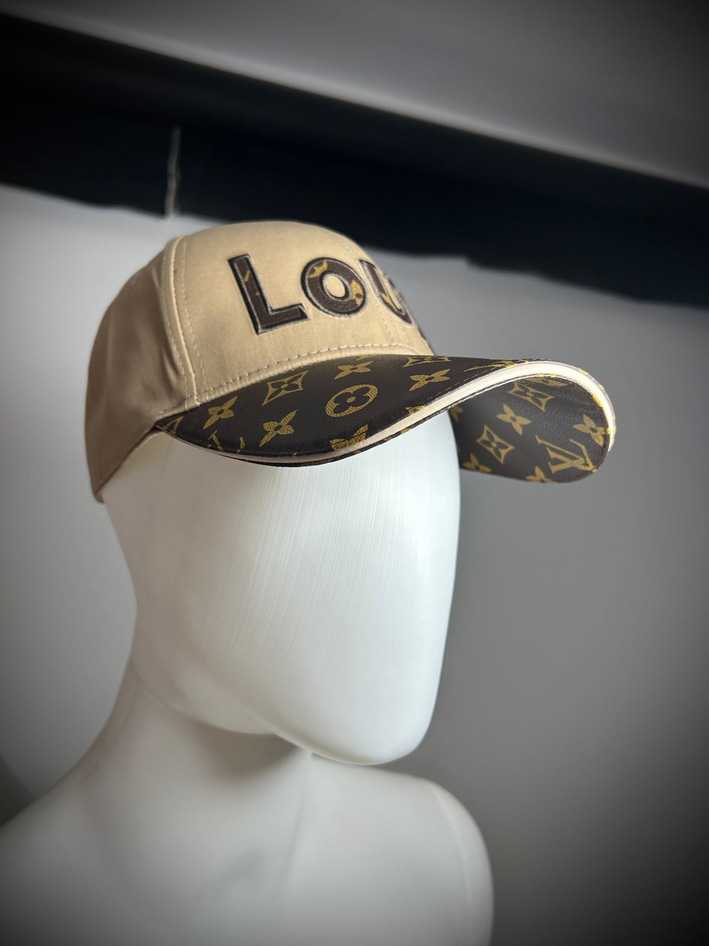 Sapca Louis Vuitton Cappucino