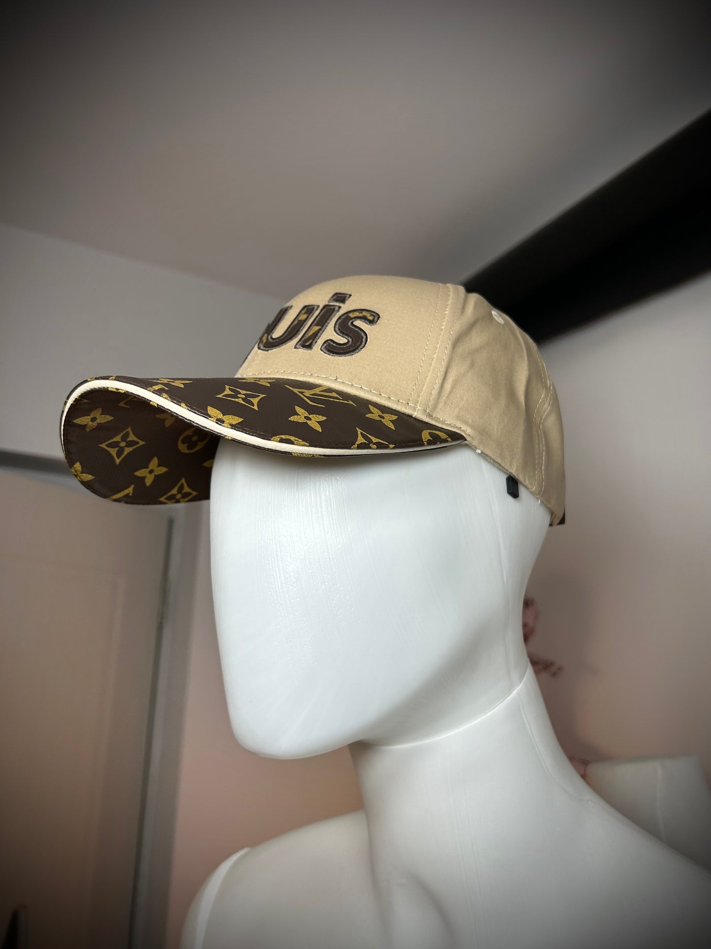 Sapca Louis Vuitton Cappucino